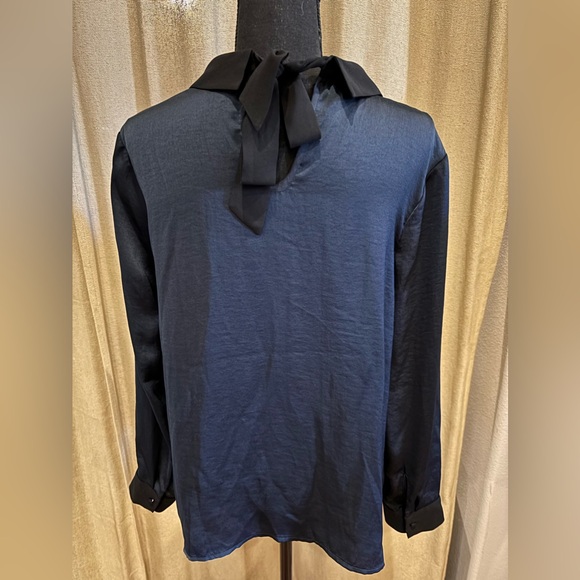 ModCloth beautiful silky midnight blue and black top with beading size L - Picture 3 of 7